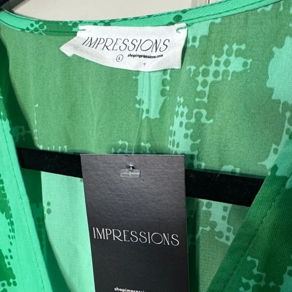 Impressions Green Patterned Women's Blouse - Picture 2 of 5